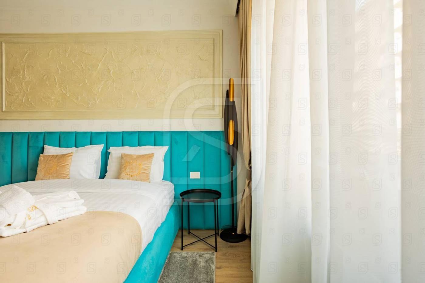 Atlas By Kristal Collection * Bucureşti