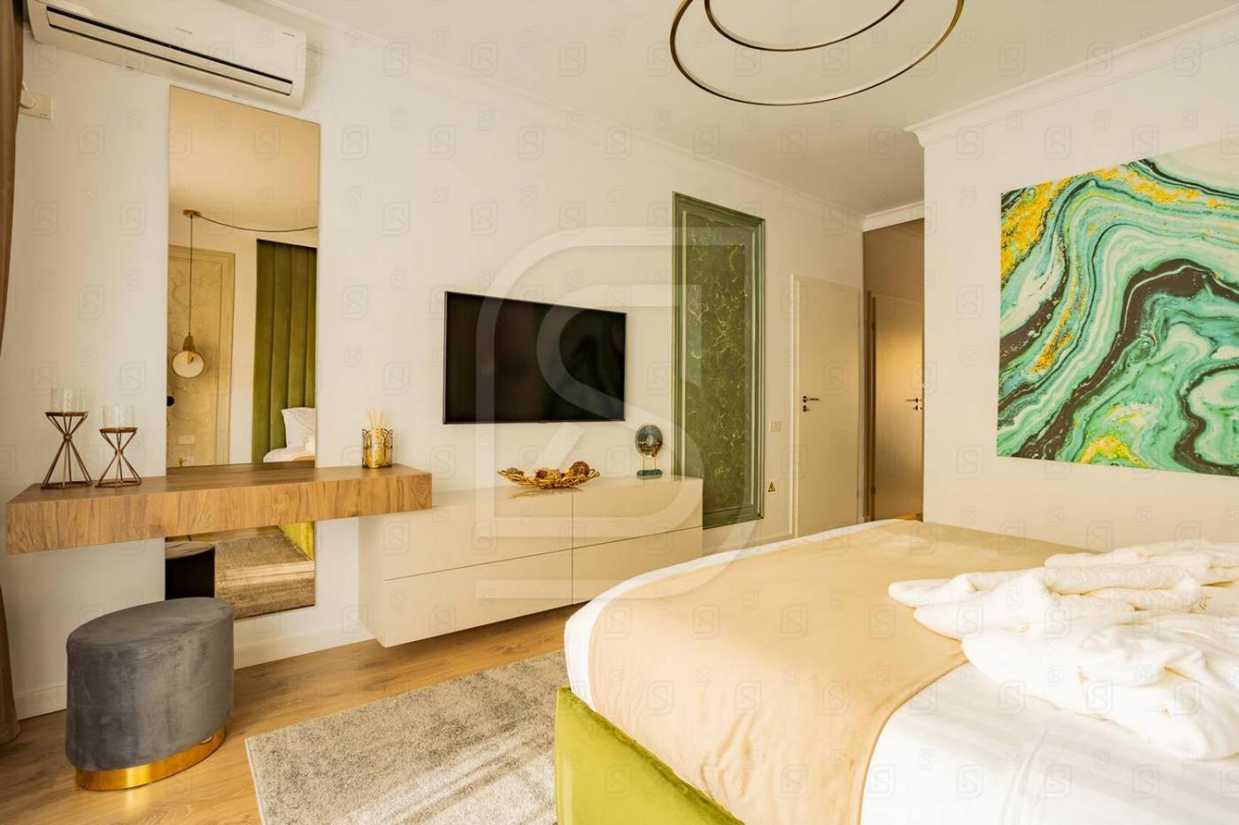 Atlas By Kristal Collection * Bucharest